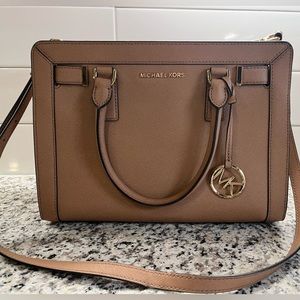 Michael Kors Crossbody Tote